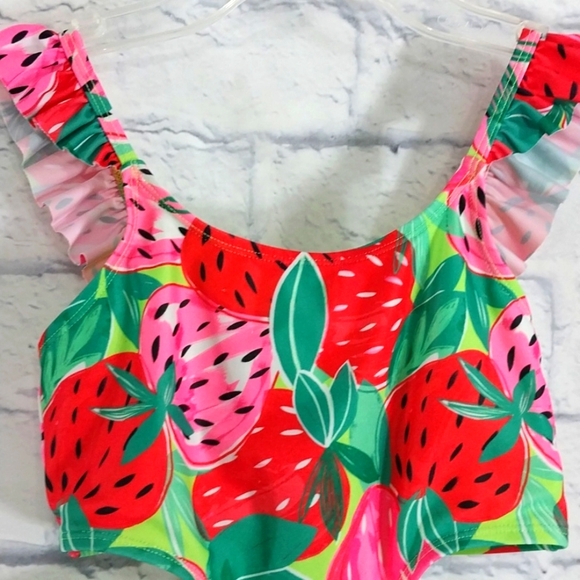 Cat & Jack Swim Suit One Piece Strawberry Print Girl's Sz 8 - Picture 3 of 5